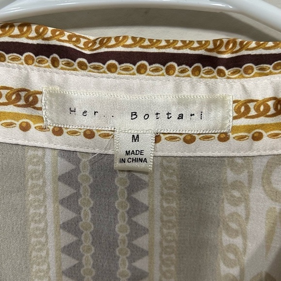 Her Bottaire down botton shirt Size M White and Gold - Picture 5 of 7